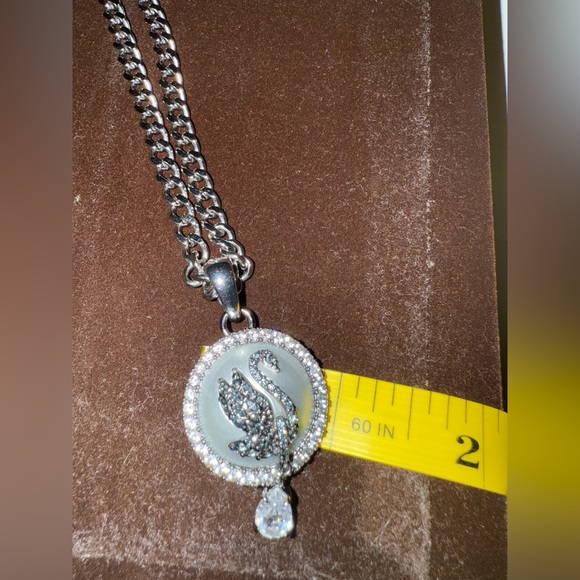 Swarovski Swan pendant Necklace - Picture 10 of 10